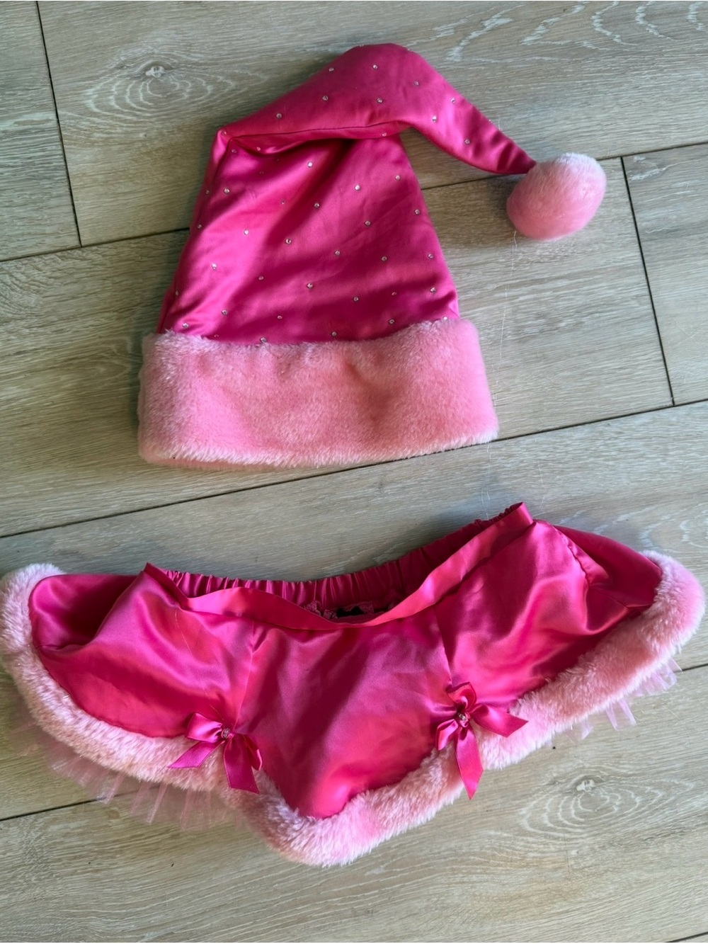 Sexy Little things Pink Santa Hat and Skirt Costume Set - Halloween, cosplay